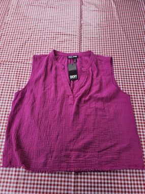 DKNY Vibrant Fuchsia Sleeveless Split-Neck Camisole